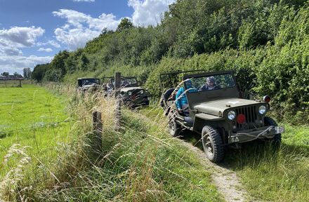 Team + avontuur + vintage + jeeps = FUN ! - Foto 1